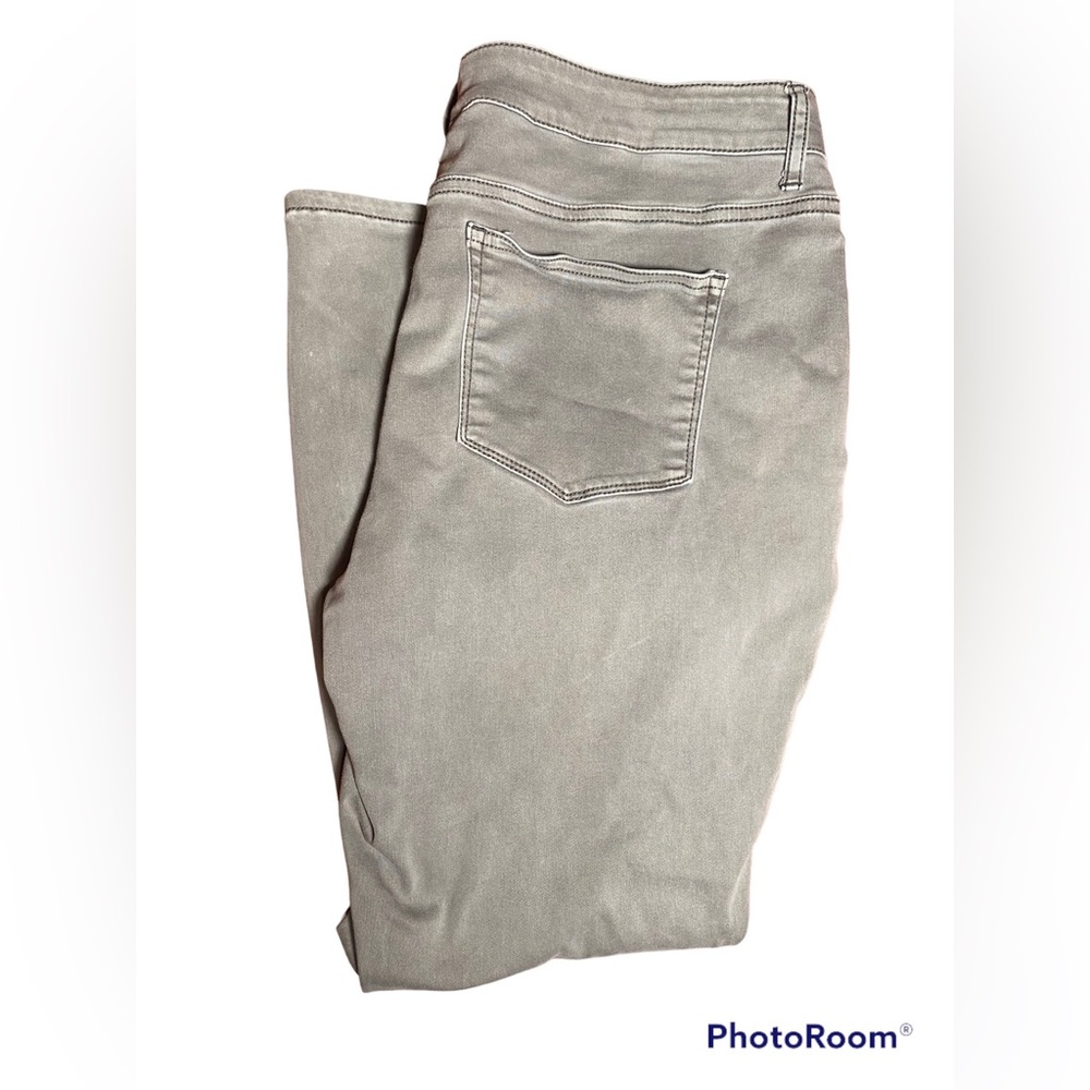 Maurices Skinny Jeans - Picture 2 of 4